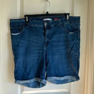 Celebrity Pink Bermuda shirt sz 20